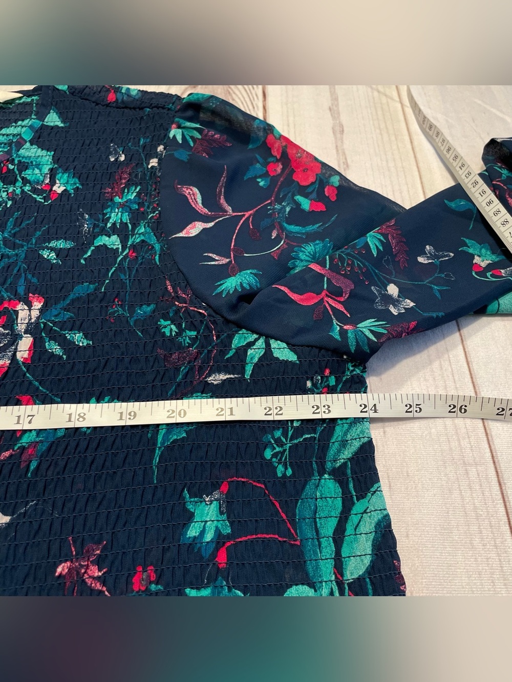 NWOT Terra & Sky Smocked Woven Top Blouse Women's 1X Blue Floral Sheer Relaxed - Picture 8 of 11